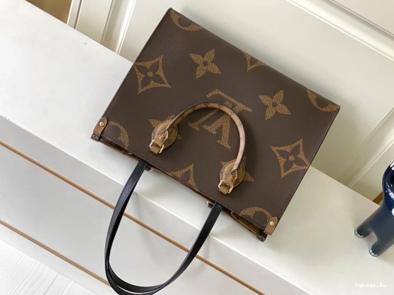 MM LOUIS ONTHEGO VUITTON 0512